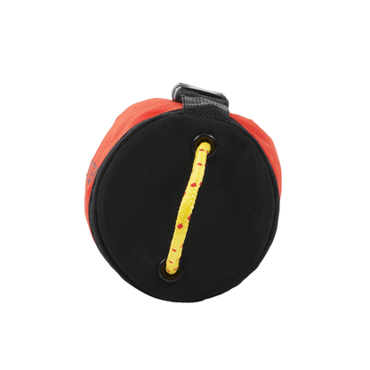 Sac de lancer compact Paddle.ca pour kayak ou rafting, léger et facile à ranger, avec corde de sauvetage intégrée.