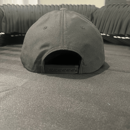 Arrière de la casquette classique à corde LabSports avec fermeture ajustable.