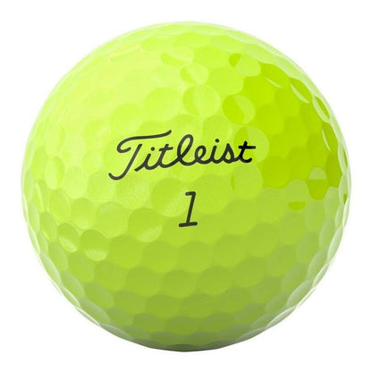 Balles de golf Titleist Pro V1 2025, balle de golf de haute performance, vue rapprochée de la balle blanche avec logo.